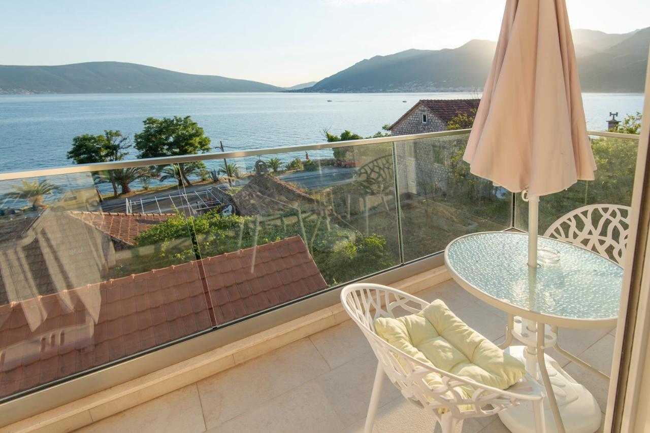 Villa Providenca Apartments Tivat Bagian luar foto