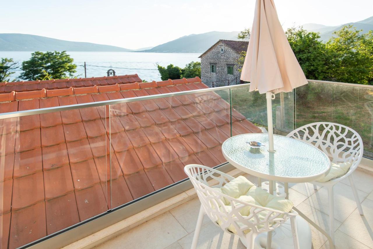 Villa Providenca Apartments Tivat Bagian luar foto