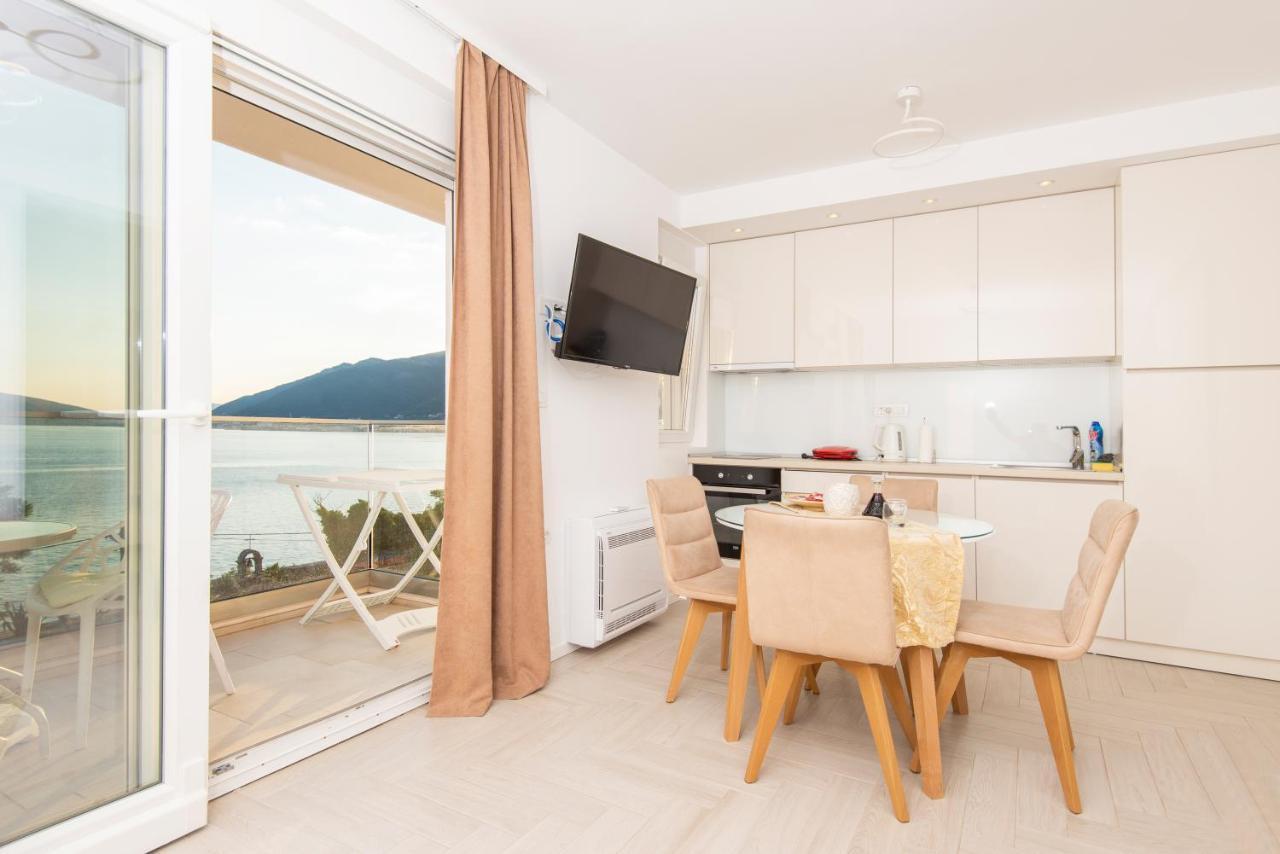 Villa Providenca Apartments Tivat Bagian luar foto