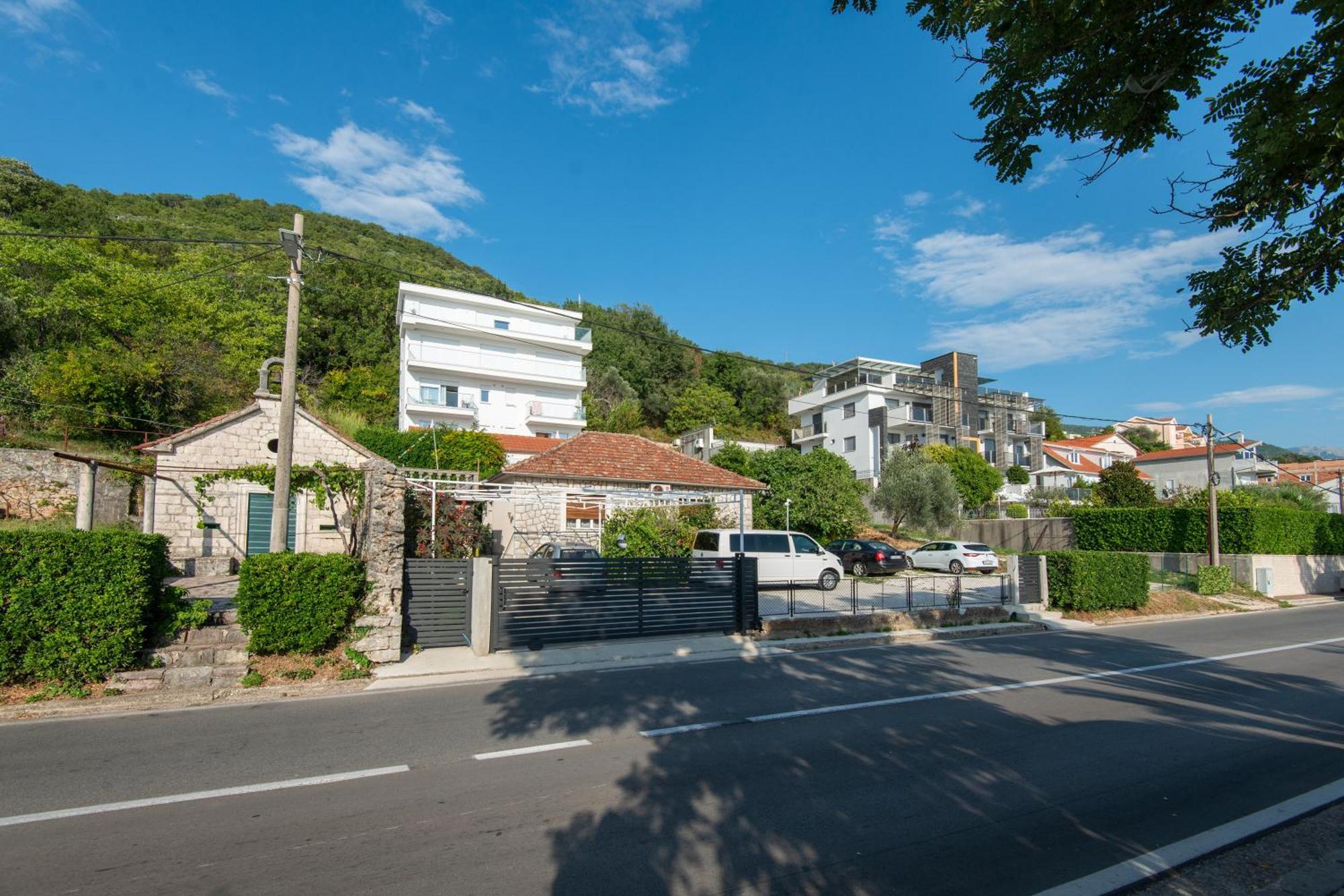 Villa Providenca Apartments Tivat Bagian luar foto